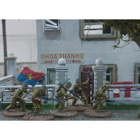 Rubicon Models 281003 People’s Army of Vietnam (NVA) with Command – Wietnam 1:56